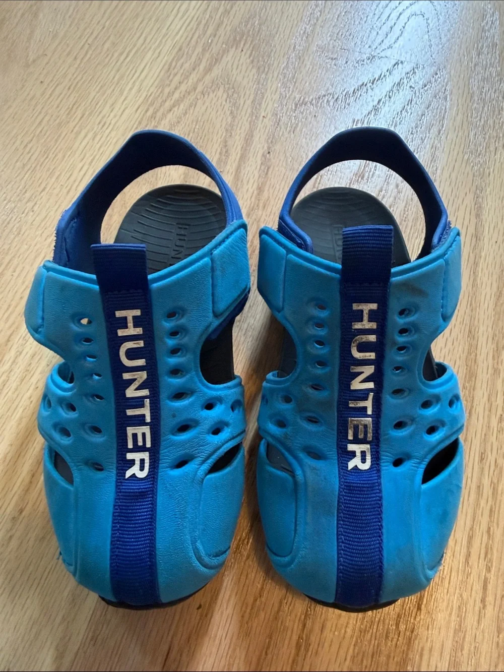 Hunter Kids Bright Blue Water Shoes with Navy Strap